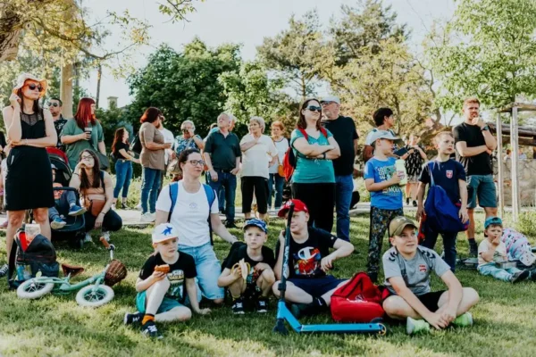 Charytatywny piknik w Radomyślu: pomoc dla rodziny poszkodowanej w pożarze