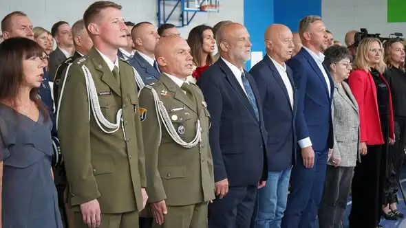 Ponad 3,2 tys. uczniów rozpoczęło naukę w szkołach powiatu szczecineckiego