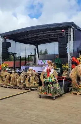 Dożynki Powiatowe w Świątkach: sukcesy gminy Borne Sulinowo i zapowiedź święta w Piławie