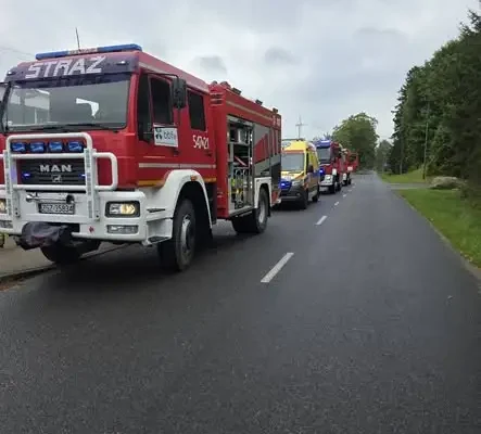 Tragiczne zdarzenie w Świerszczewie. Strażacy i pogotowie walczyli o życie mężczyzny